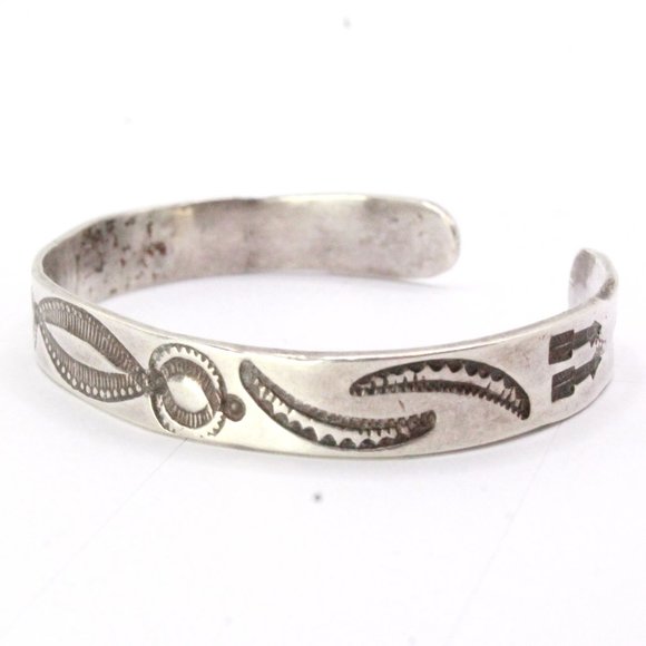 Vintage Native American Navajo Hand Tooled Sterling Silver Cuff Bracelet - Picture 5 of 10